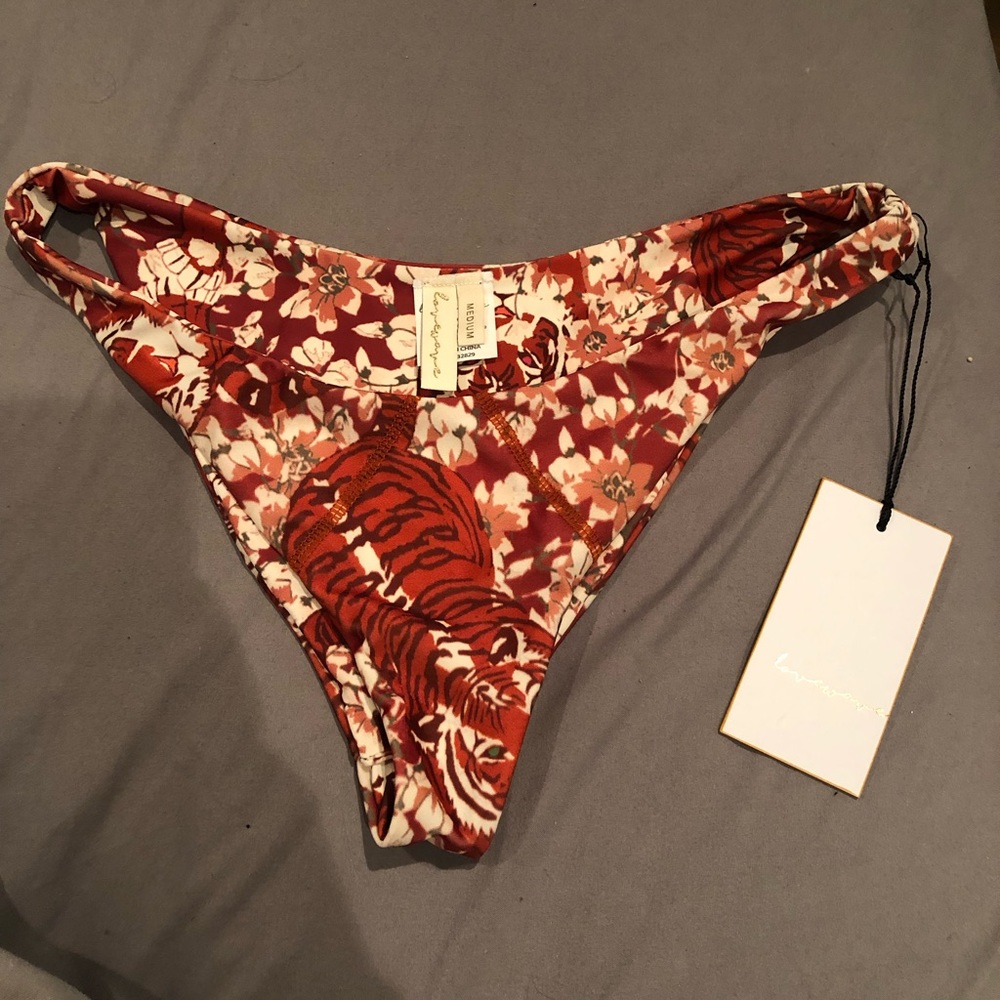 Bikini - Picture 2 of 5